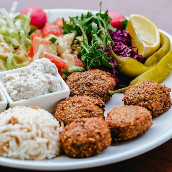 فطور وفلافل